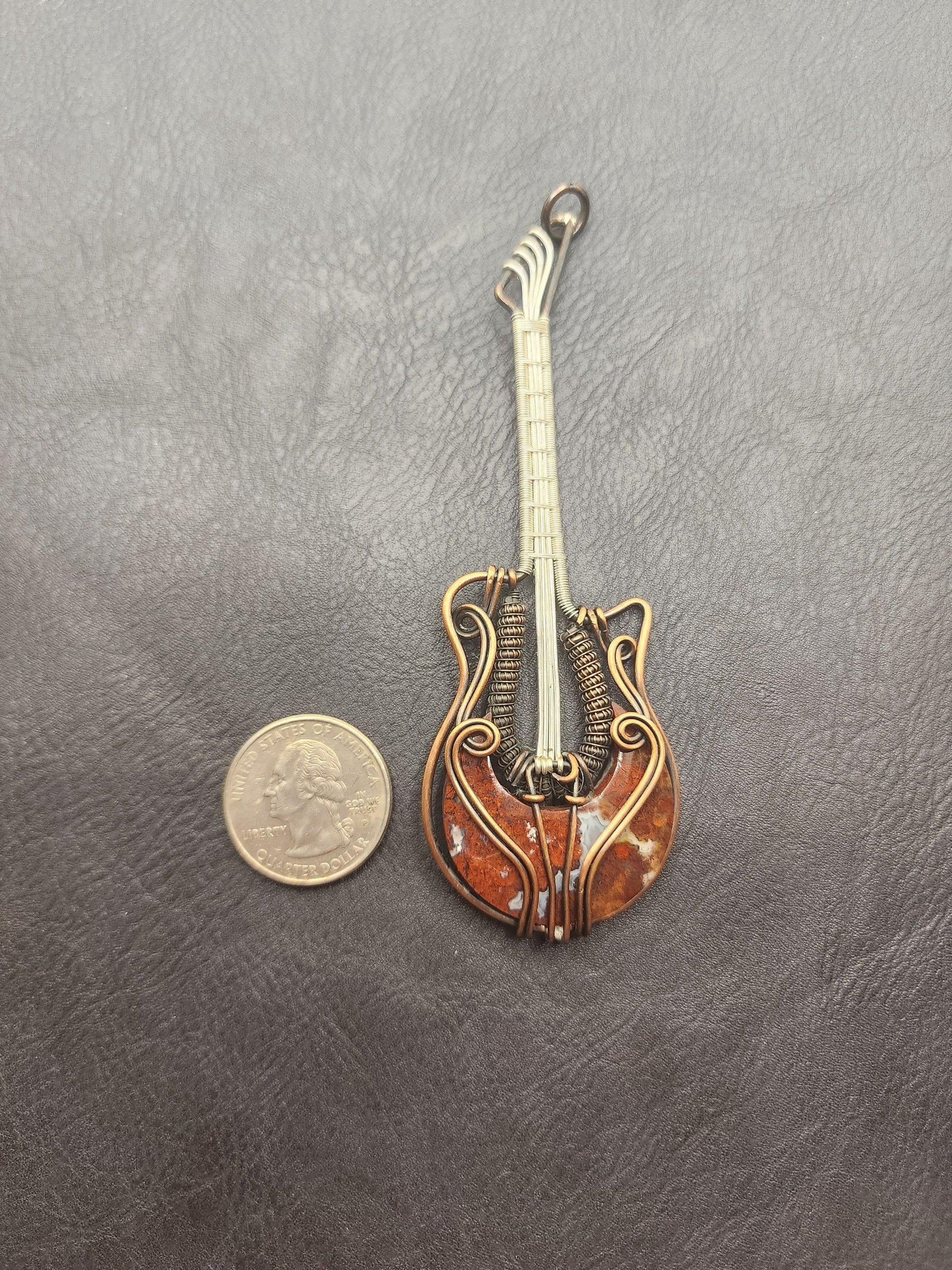 Wire Wrapped guitar with agate stone - SG1 - Beaunique Boutique