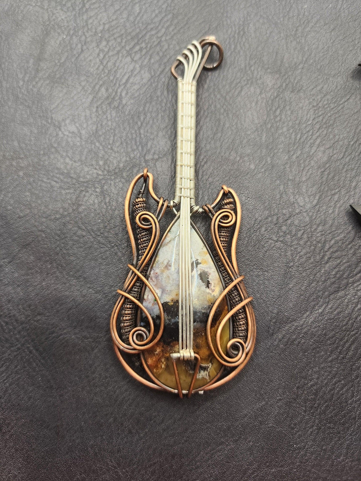 Wire Wrapped Guitar with Agate Stone - SG8 - Beaunique Boutique