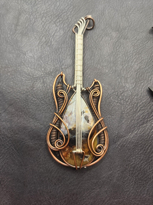 Wire Wrapped Guitar with Agate Stone - SG8 - Beaunique Boutique