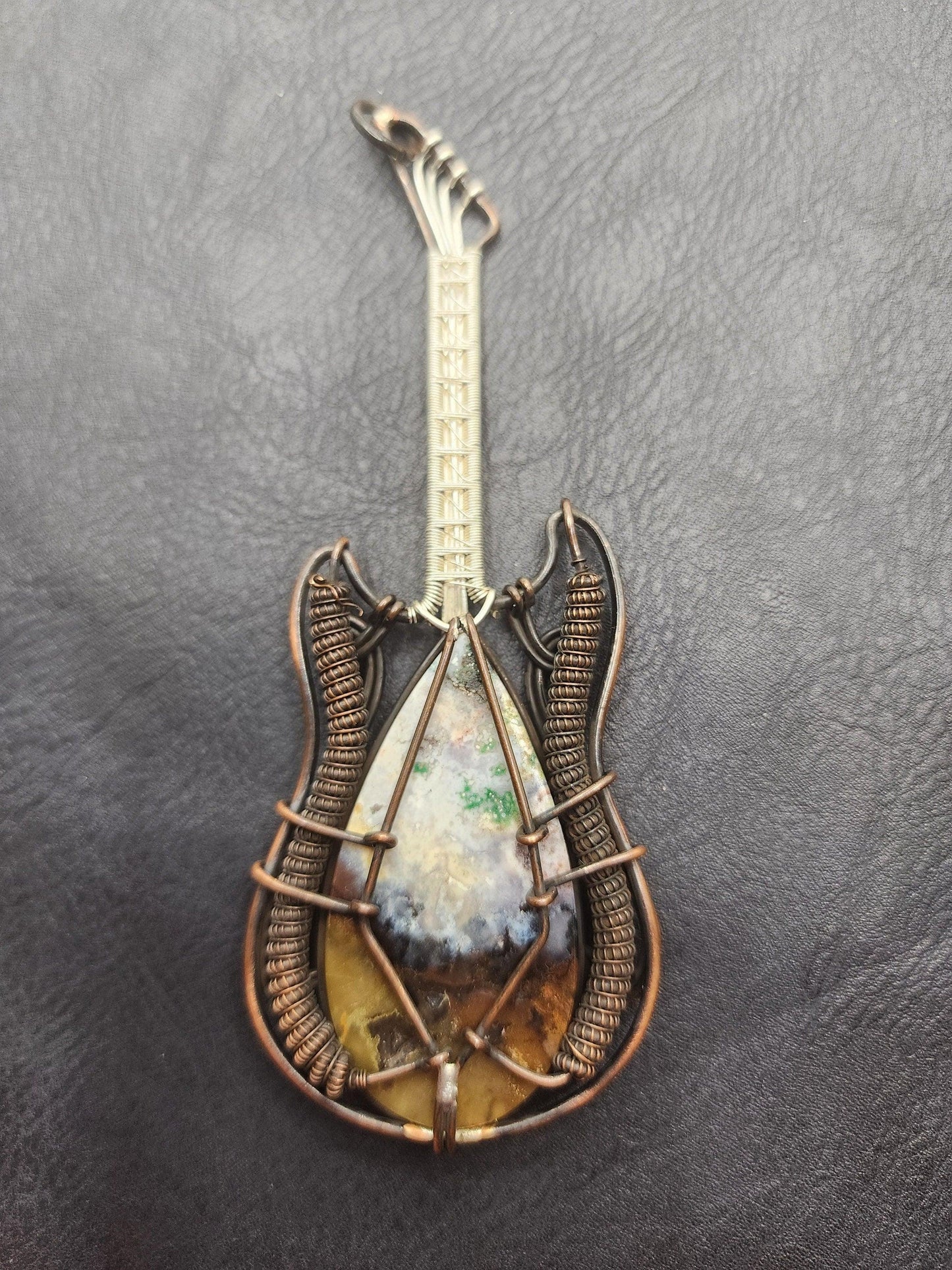 Wire Wrapped Guitar with Agate Stone - SG8 - Beaunique Boutique