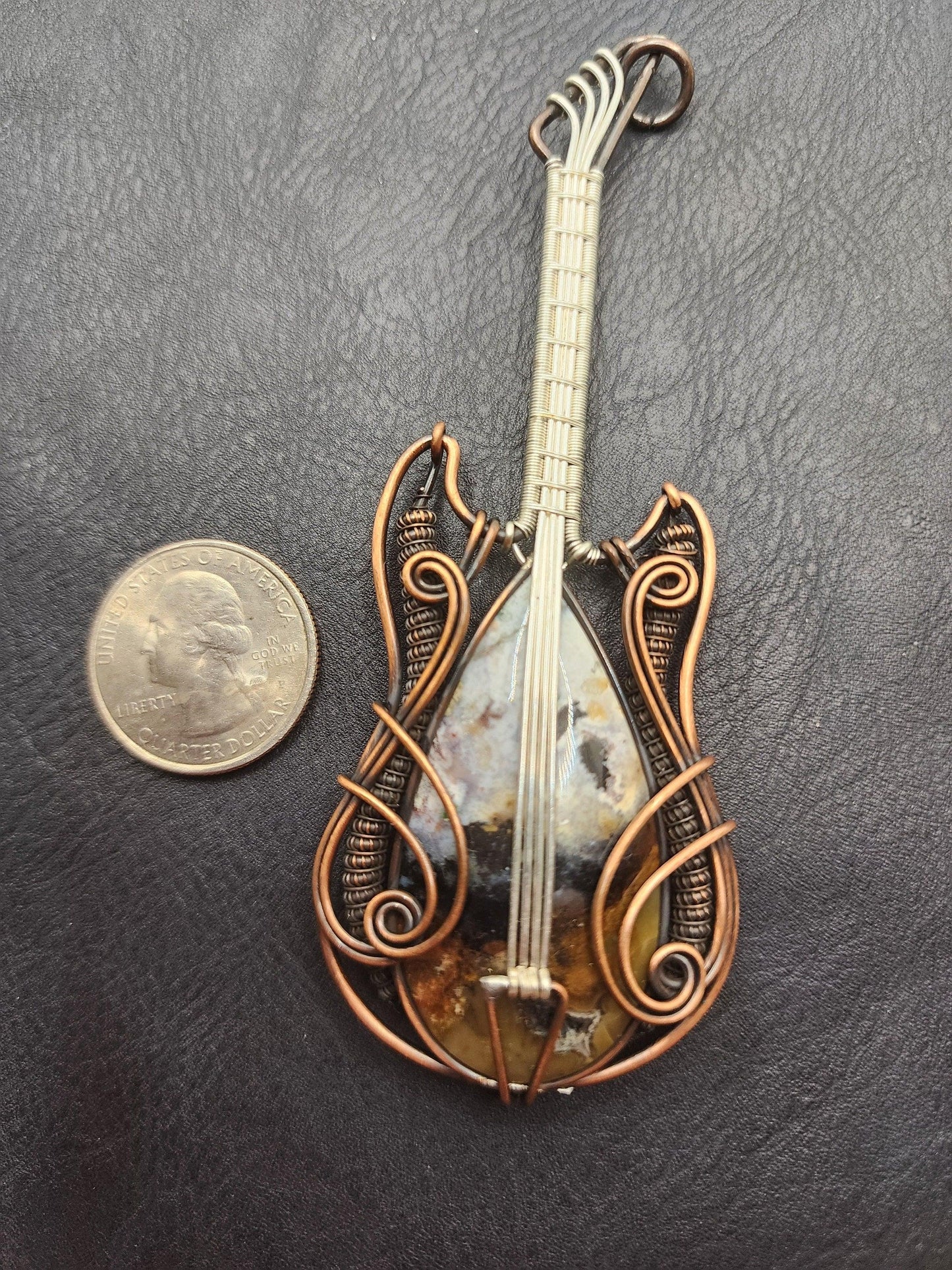 Wire Wrapped Guitar with Agate Stone - SG8 - Beaunique Boutique