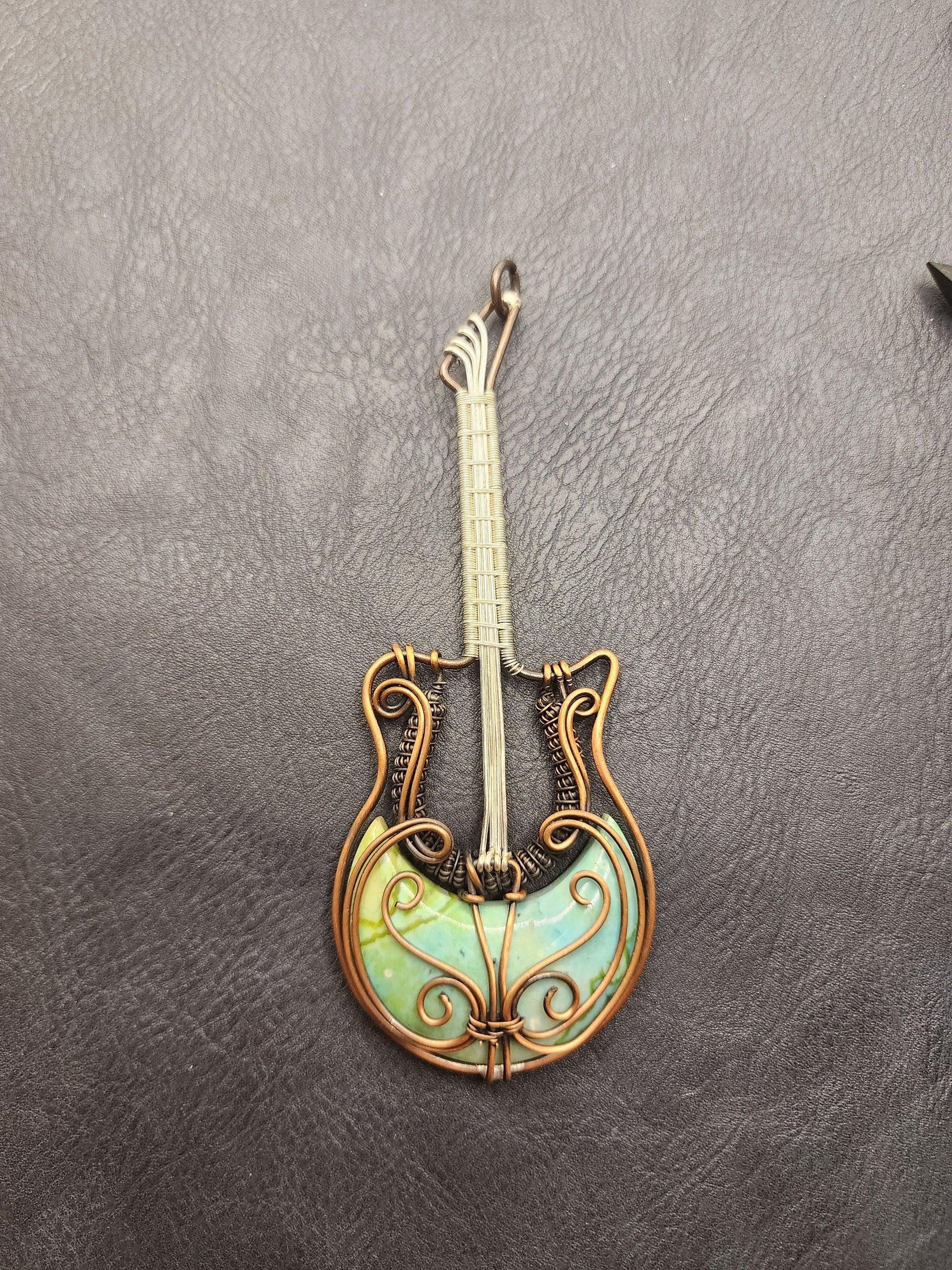 Wire Wrapped guitar with dyed stone - Beaunique Boutique